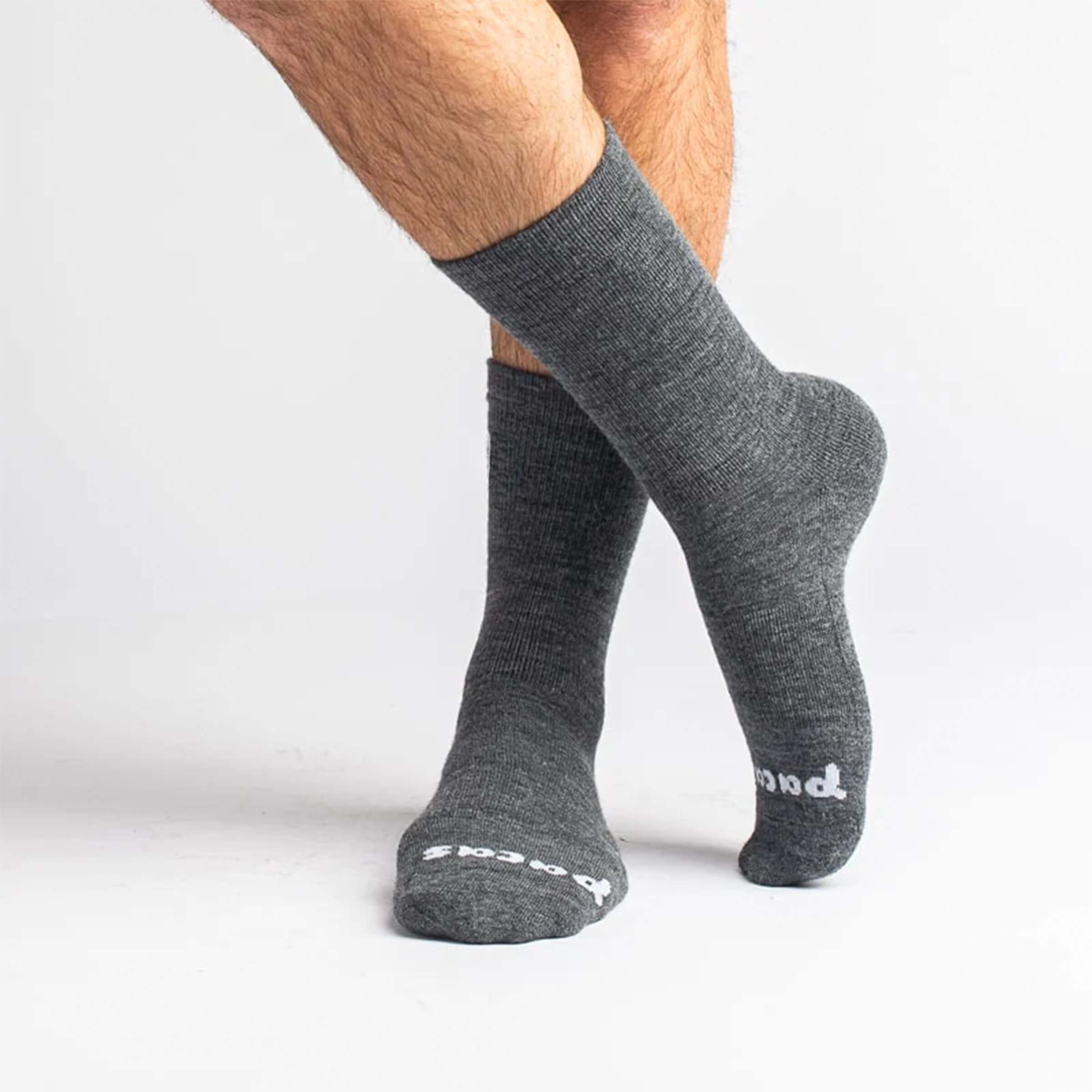 Medium / Large (US: 7 - 10) / Gray & MOUNTAIN SCENE/Black & STRIPE/Charcoal & SOLID/Charcoal